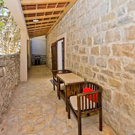 Don Dan, Private Pool, Sea Views Near Split