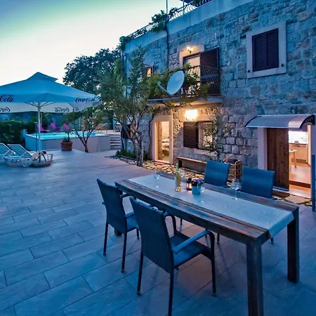 -villa Don Dan -villa With Pool Near Split -suitable For Extended Žrnovnica