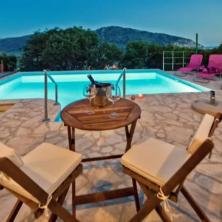 -villa Don Dan -villa With Pool Near Split -suitable For Extended Βίλα *