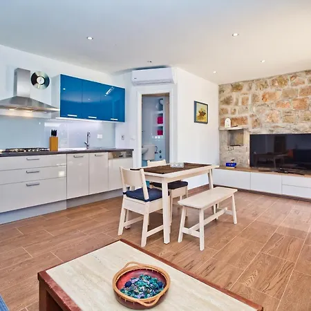 -villa Don Dan -villa With Pool Near Split -suitable For Extended