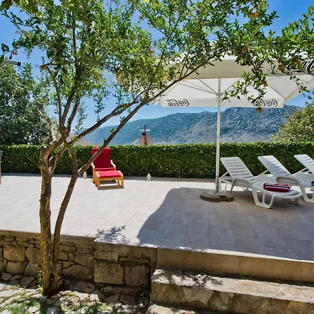 -villa Don Dan -villa With Pool Near Split -suitable For Extended Žrnovnica