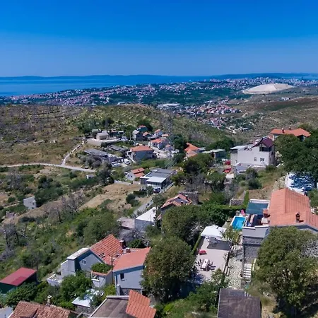 Villa -villa Don Dan -villa With Pool Near Split -suitable For Extended *
