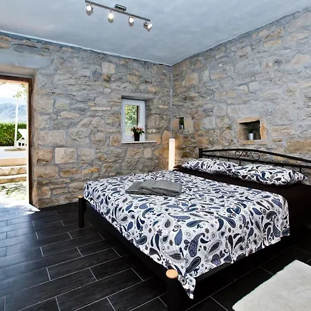 -villa Don Dan -villa With Pool Near Split -suitable For Extended *