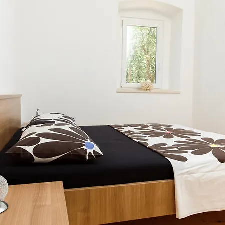 -villa Don Dan -villa With Pool Near Split -suitable For Extended Villa *