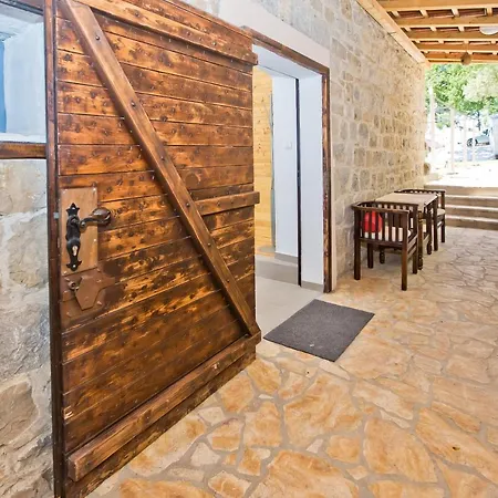 -villa Don Dan -villa With Pool Near Split -suitable For Extended *